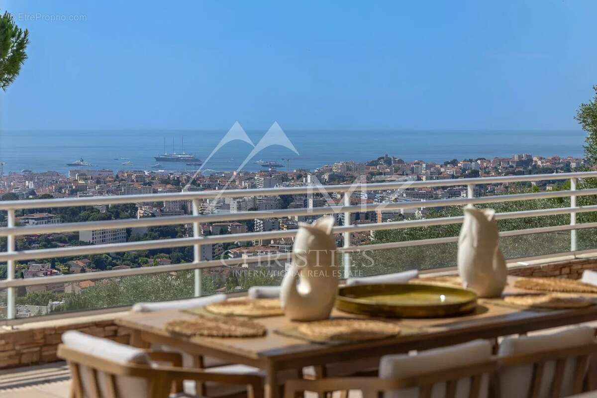 Appartement à LE CANNET
