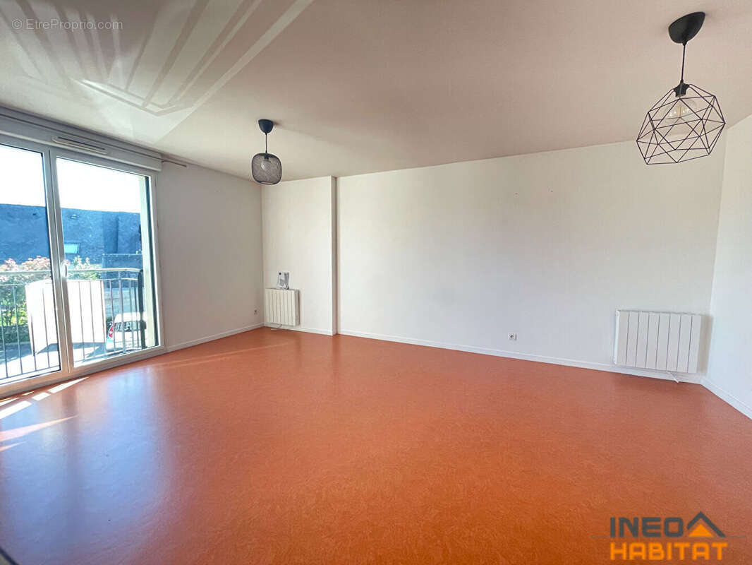 Appartement à LA MEZIERE