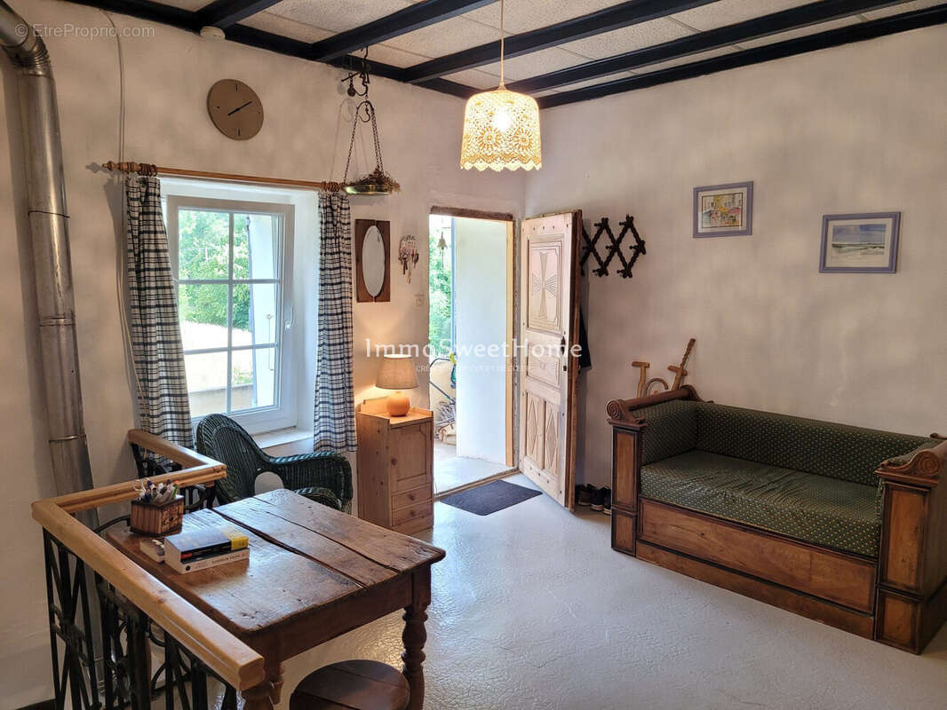 Maison à LA ROCHETTE-DU-BUIS