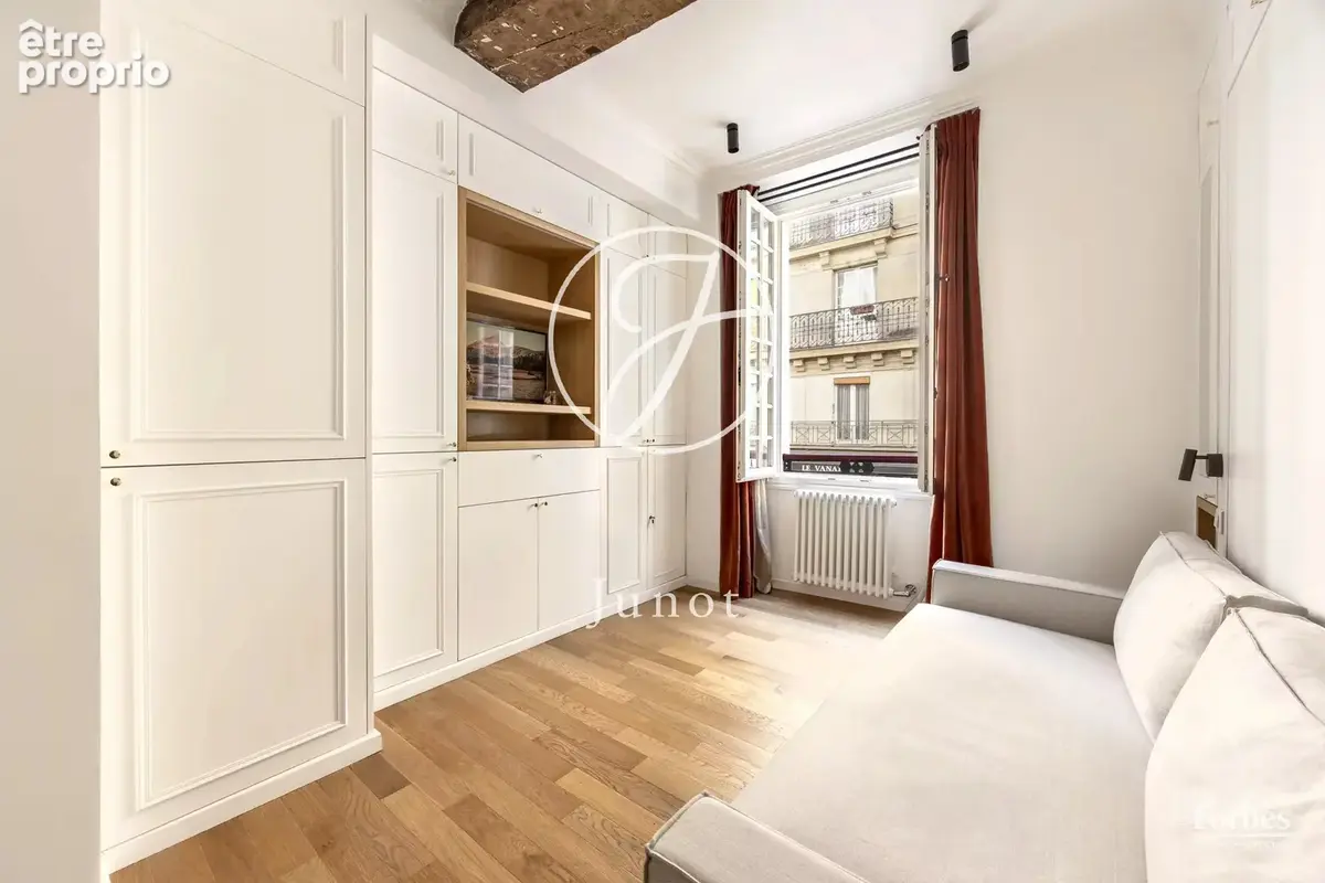 Paris 4e - PLACE DES VOSGES / TOURNELLES - Studio - 1 pièce - 14,31m² Carrez - photo 3