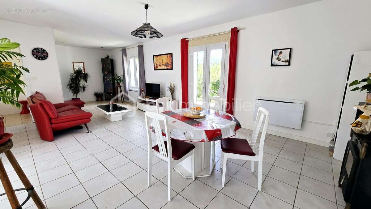 Maison à CAUDECOSTE