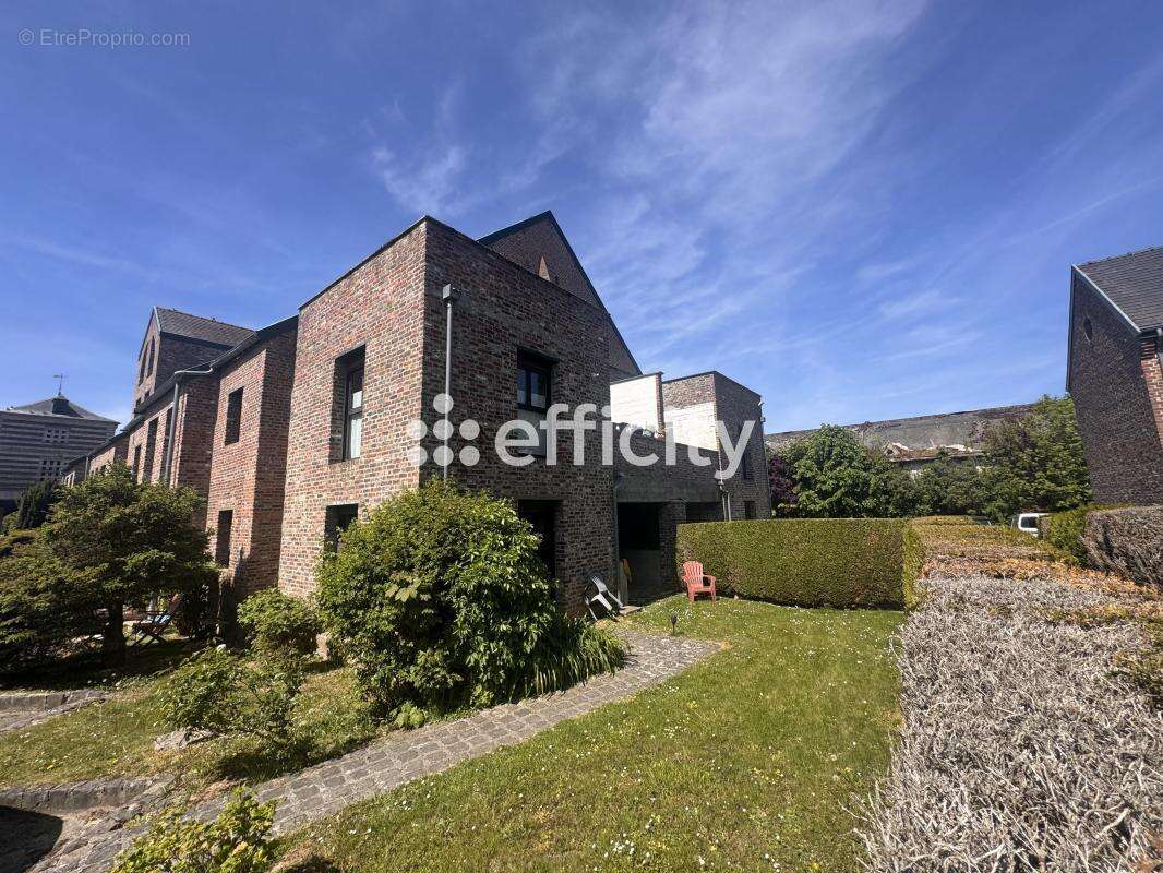 Appartement à FAMARS