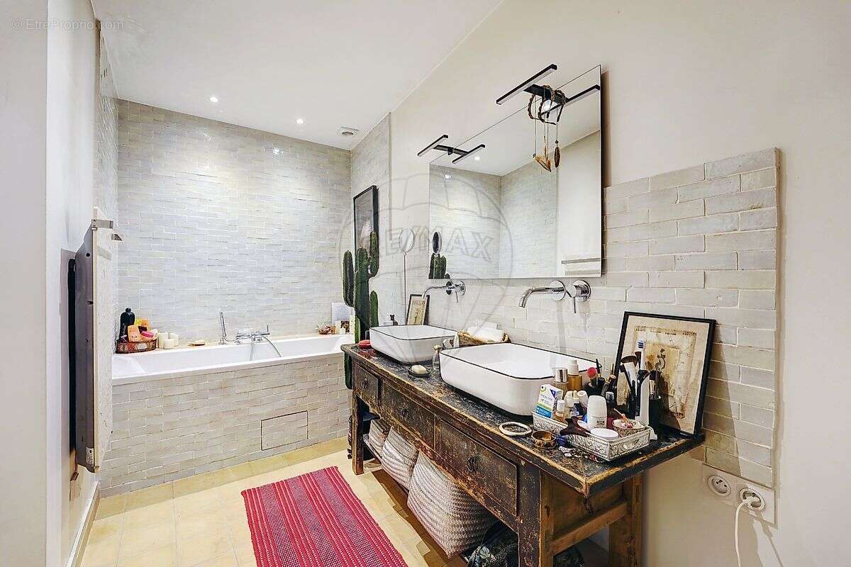 Appartement à PARIS-9E