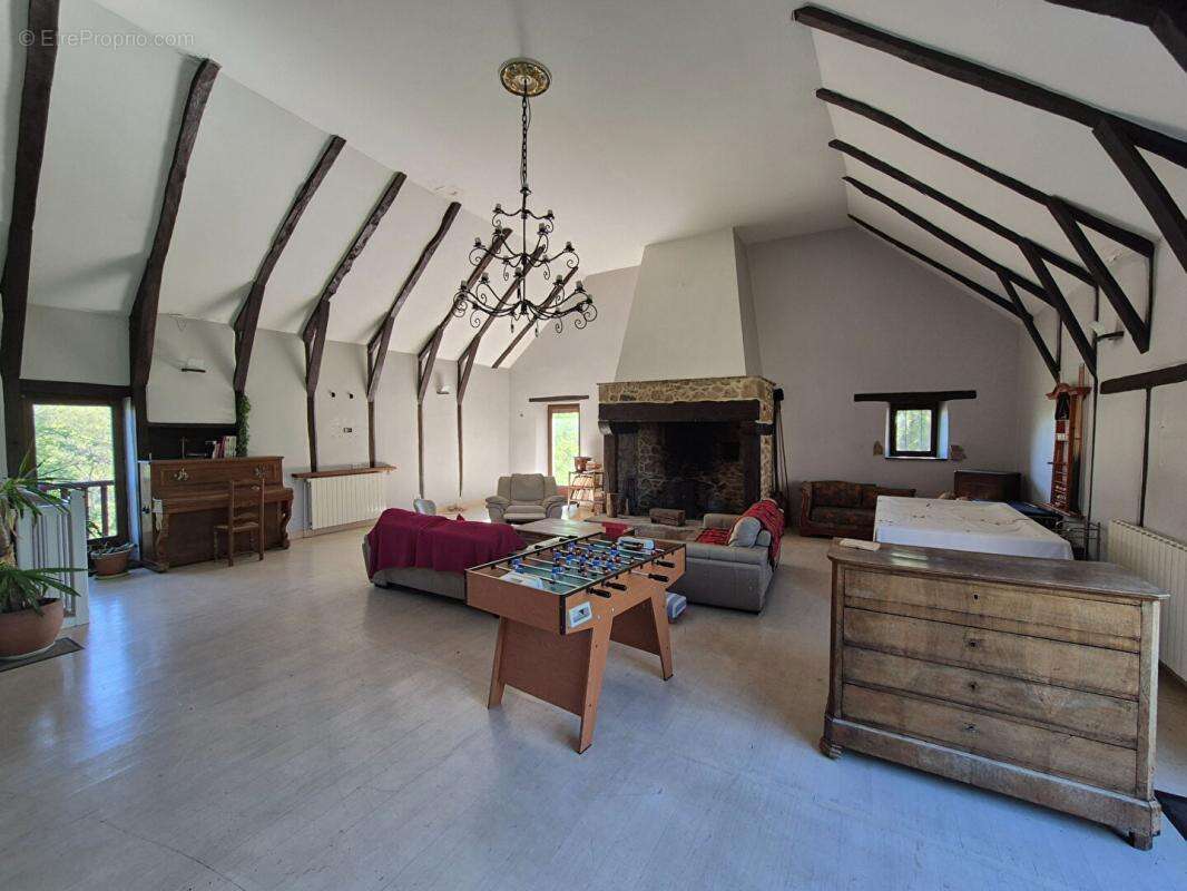 Maison à SAINT-BONNET-ELVERT