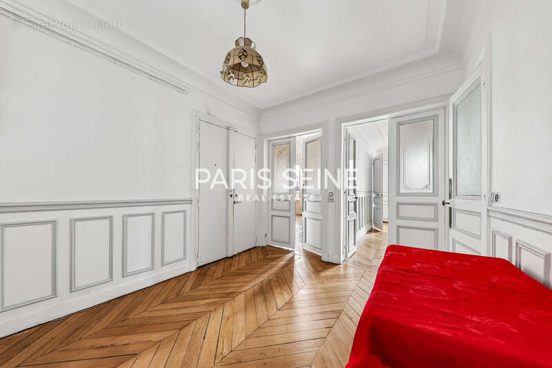 Appartement à PARIS-2E