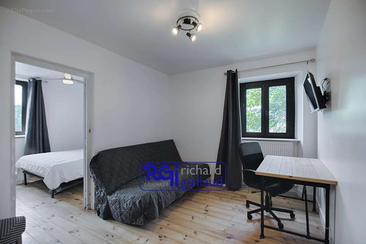 Maison à SAINT-DIDIER-DE-LA-TOUR