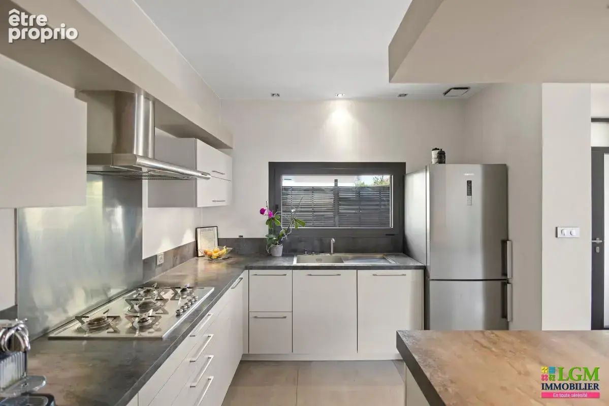 Pélissanne - Villa contemporaine de plain‑pied  3 ch + studio, piscine & jardin - photo 8