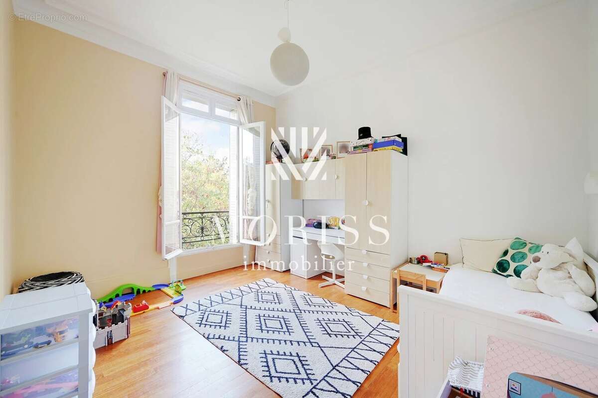 Appartement à CHARENTON-LE-PONT