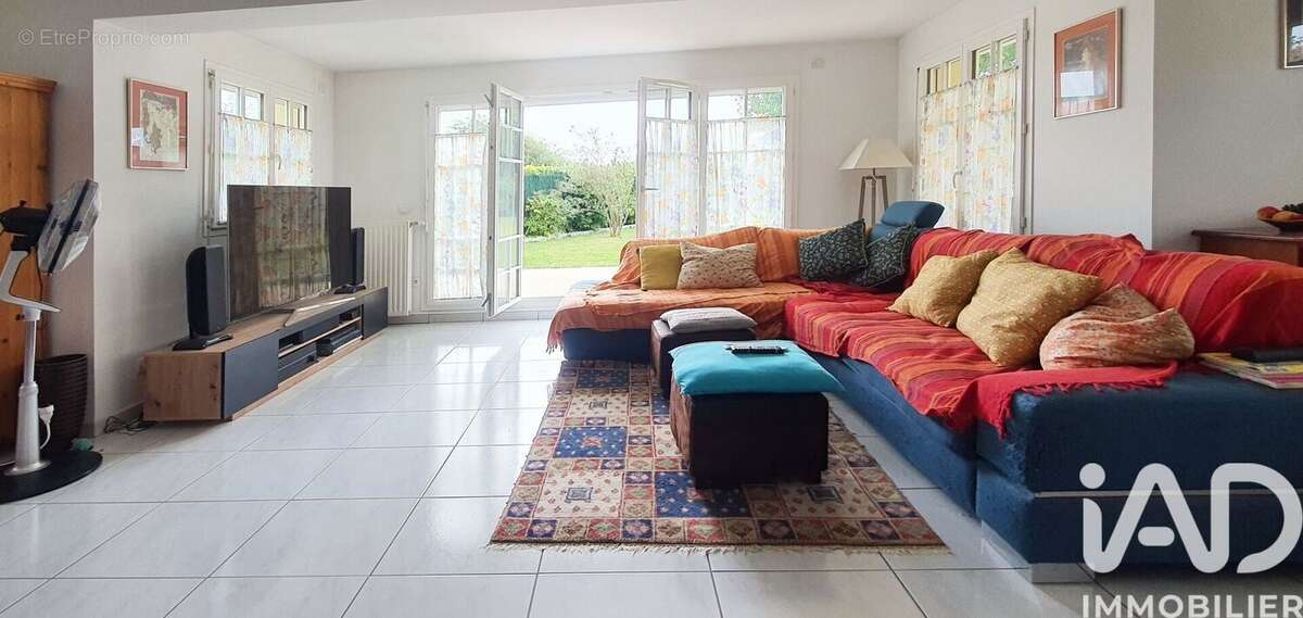 Maison 157 m² à Magny-Le-Hongre  - photo 5