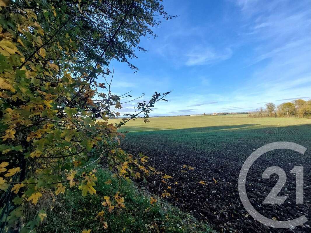 Maison à ETAIS-LA-SAUVIN