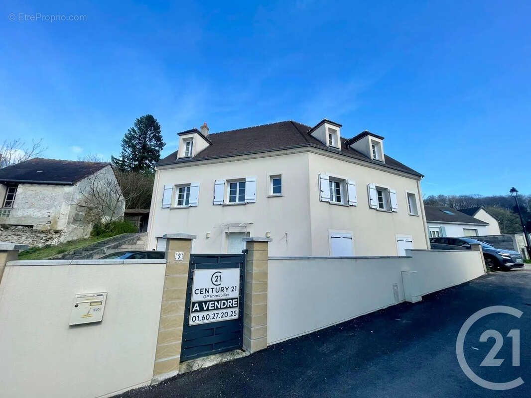 Maison à MONTGE-EN-GOELE