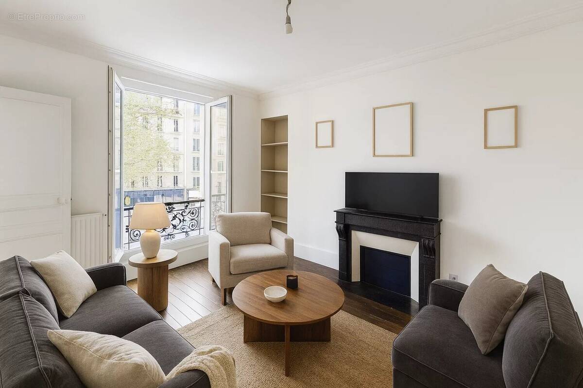 Appartement à PARIS-7E