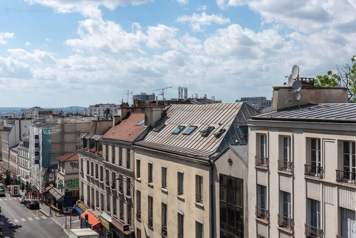 vue  - Appartement à PARIS-20E