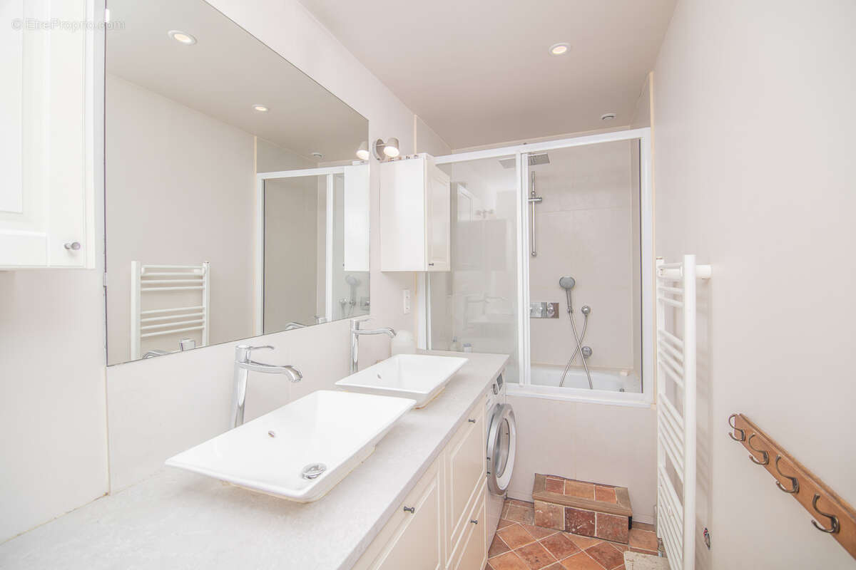 Appartement à PARIS-2E