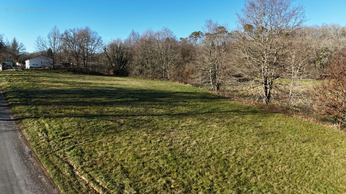 Terrain à NABIRAT