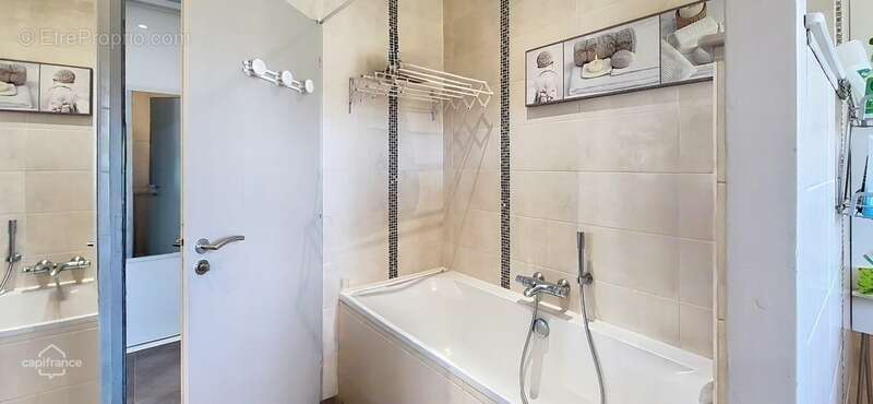 Maison à vendre 7 pièces CHAVANNES SUR SURAN (01) - photo 14