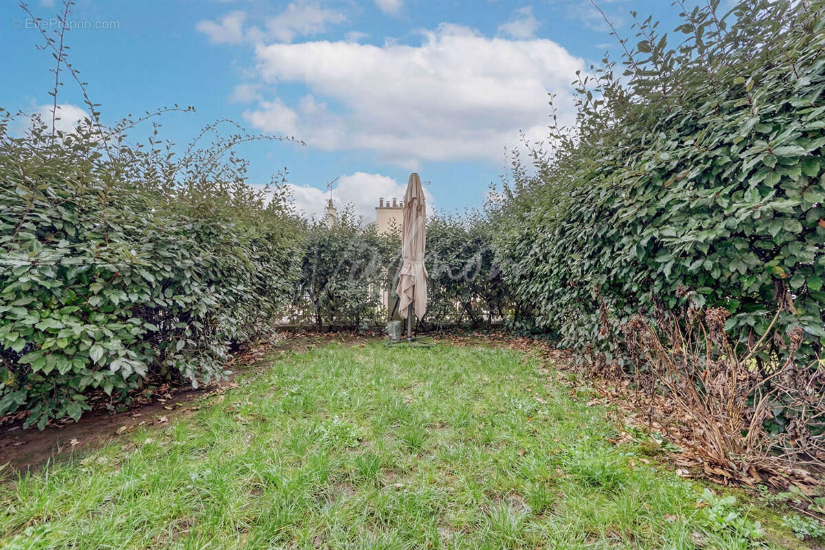 Appartement à LE PLESSIS-ROBINSON