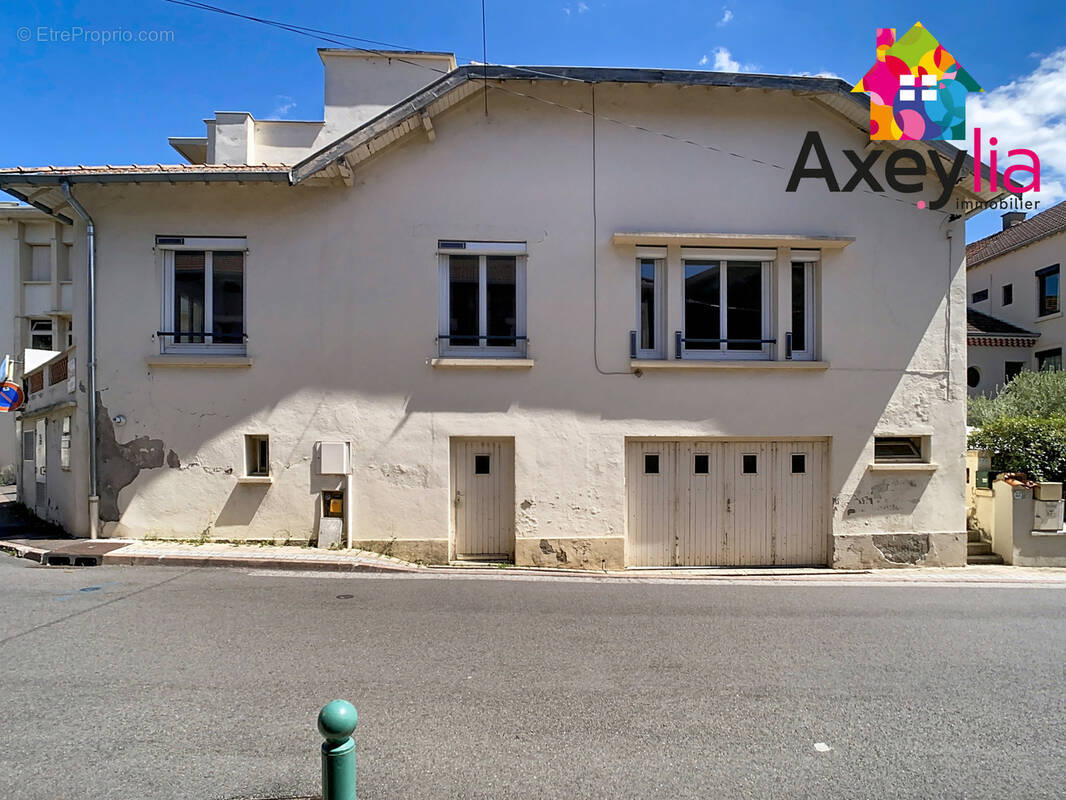 Maison à RENAISON