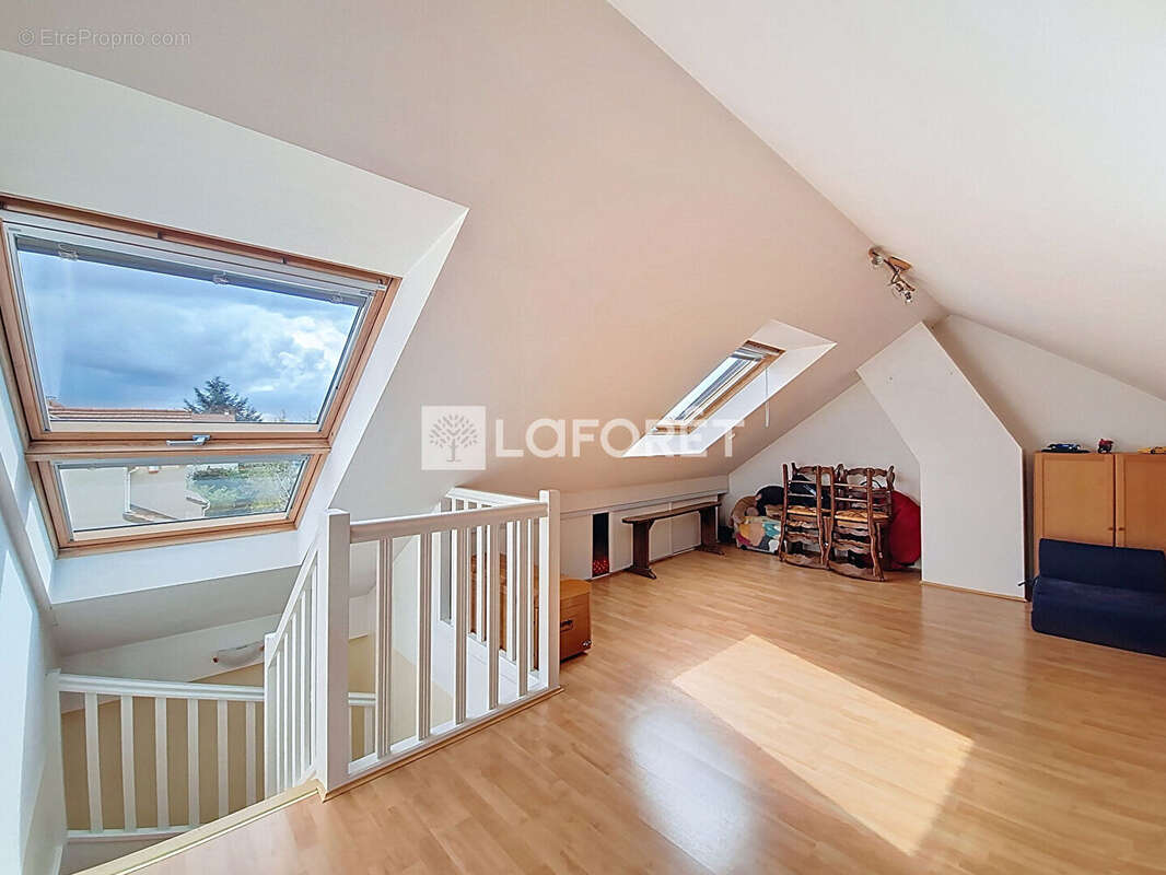 Maison à VERNEUIL-SUR-SEINE