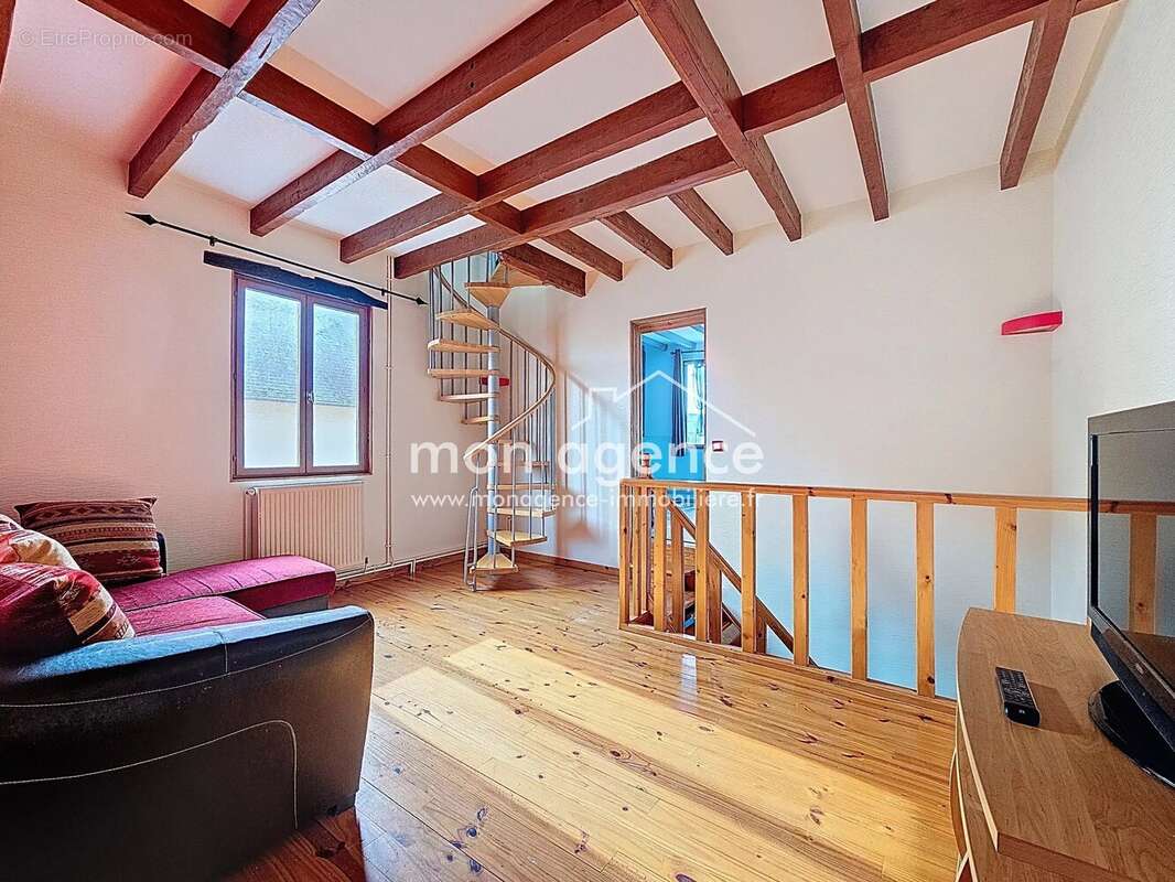 Maison à LA NEUVILLE-CHANT-D'OISEL