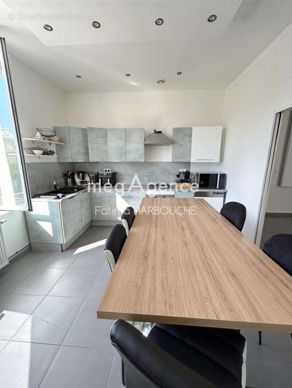 Appartement à LE CHAMBON-FEUGEROLLES