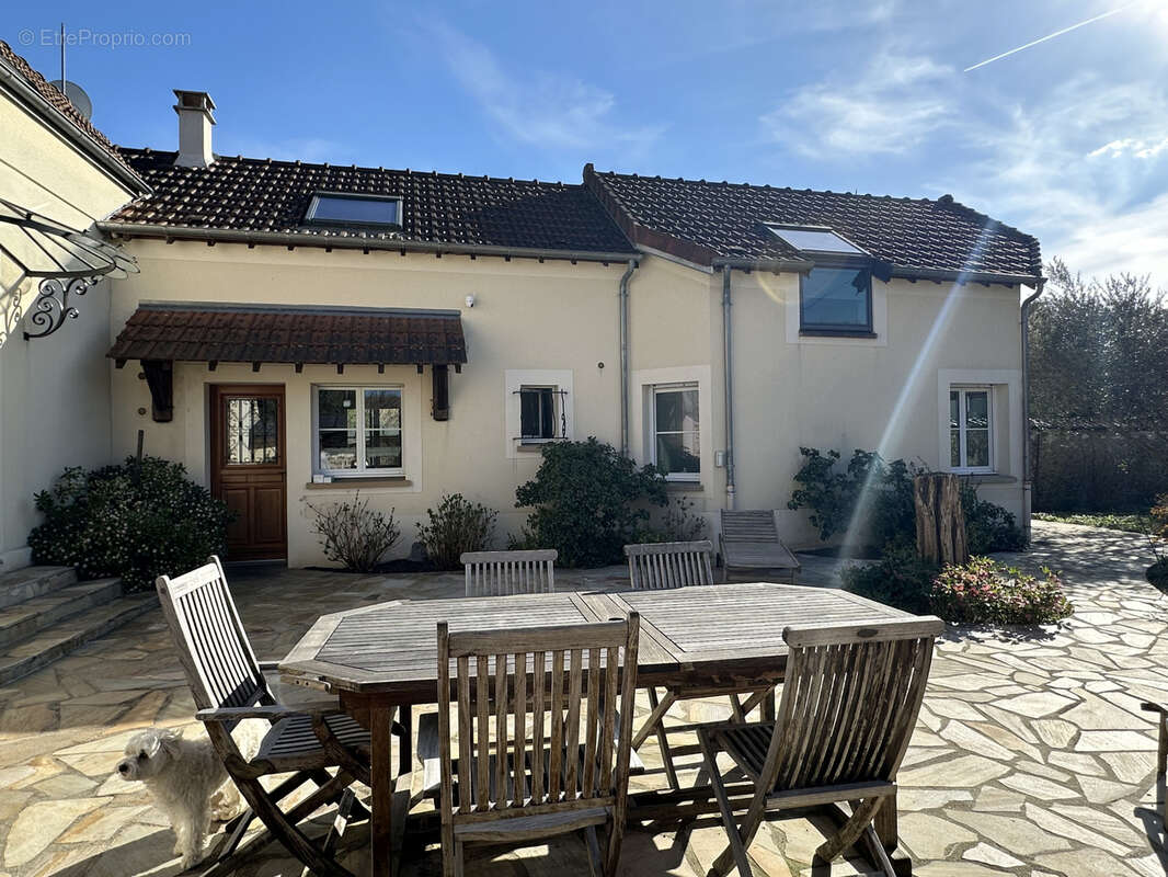 Maison à VAUX-LE-PENIL