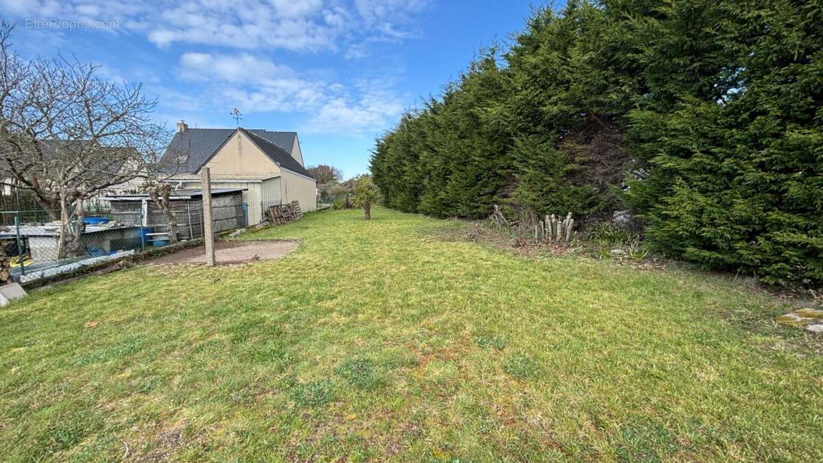 Terrain à LA TURBALLE