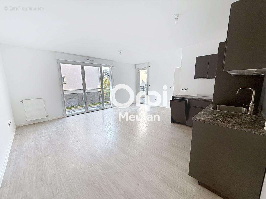 Appartement à HARDRICOURT