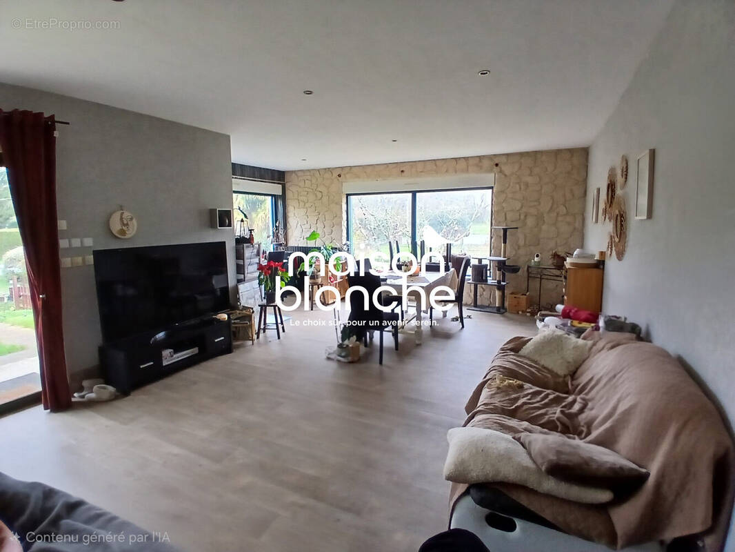 Maison à SECONDIGNY