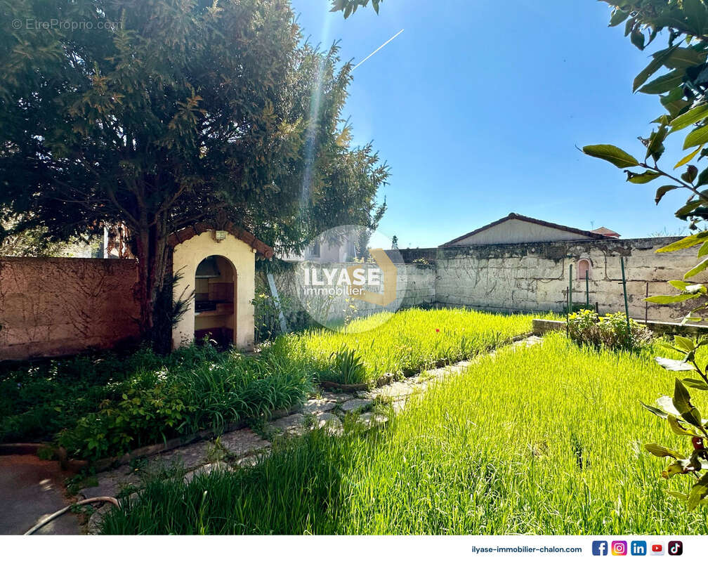 Maison de ville 95 m2  2 ch + 1 br  terrain 240 m2 - photo 5