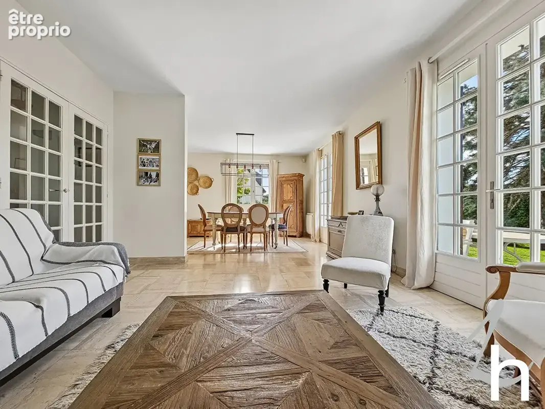 Hors lotissement - vie de plain pied - 5/6 chambres - sous sol - sud / ouest - 1046 m2 terrain - photo 5