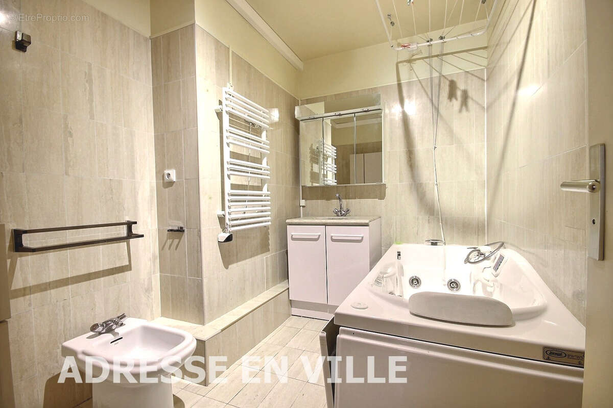 Appartement à LEVALLOIS-PERRET