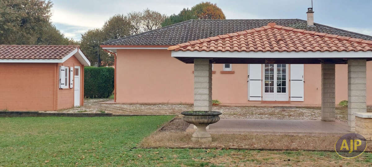 Maison à SAINT-JEAN-D'ILLAC