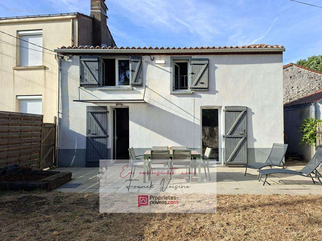 A VENDRE en Exclusivité à Saint Paul en Pareds, Maison de 90 m2 avec 3 chambres sur une parcelle de  284 m2, plus jardins et dép - photo 7