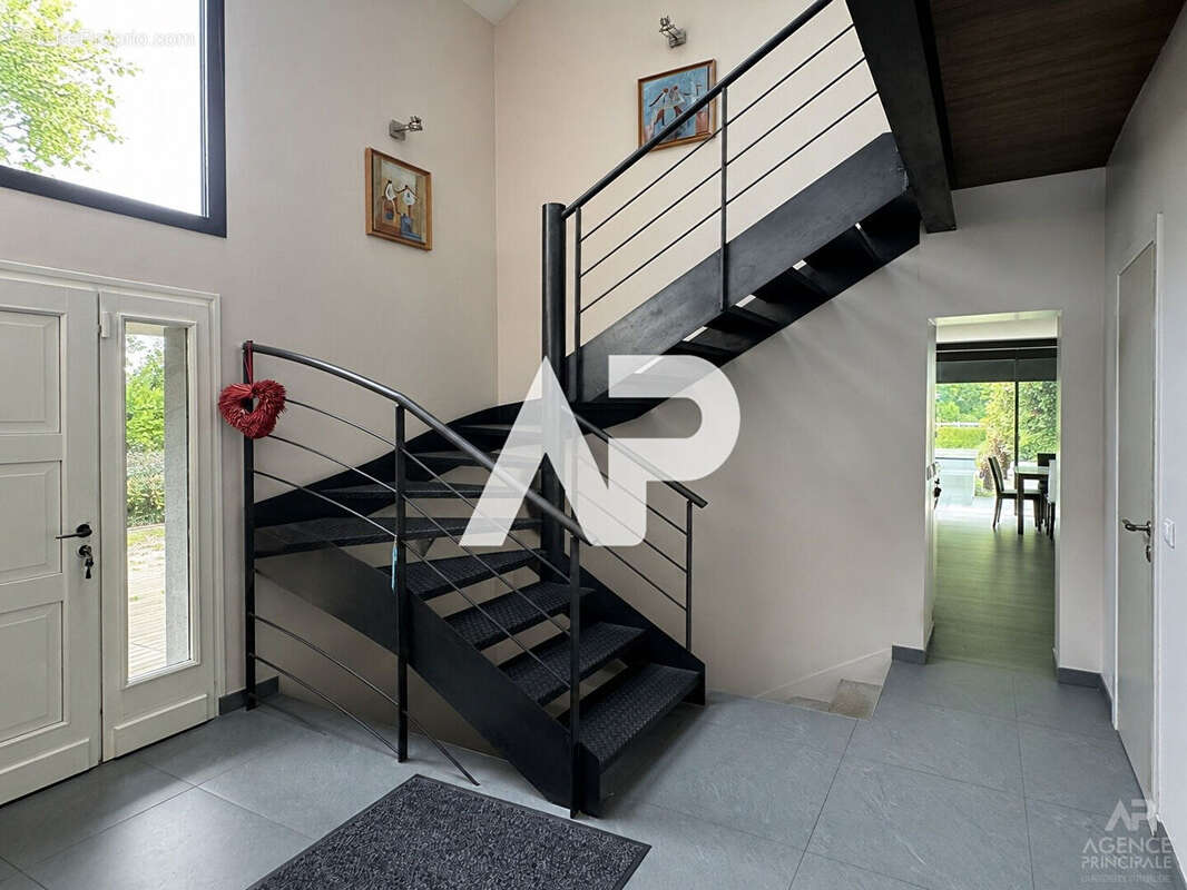 Maison Suresnes 8 pièce(s) 226.50 m2 - photo 7
