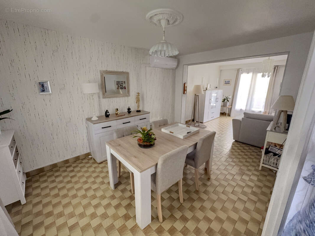 Ensemble immobilier avec maison et local d'activité   Axe stratégique Castres / Toulouse - photo 4