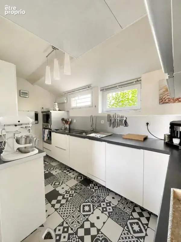 Appartement t2 renove 48 m2 proche port et plages - photo 4