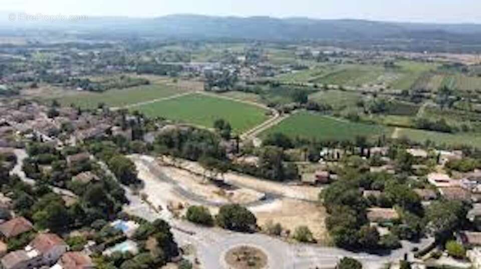 Terrain 450 m² à Cadenet  - photo 4