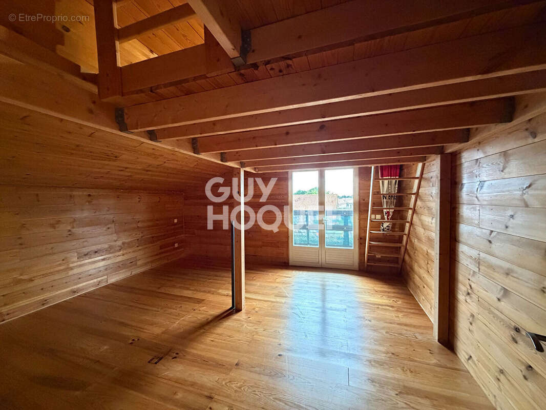 Maison à PARENTIS-EN-BORN