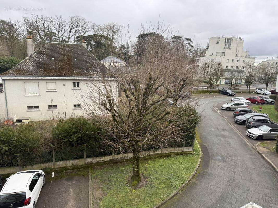 Appartement à SAINT-JEAN-DE-BRAYE