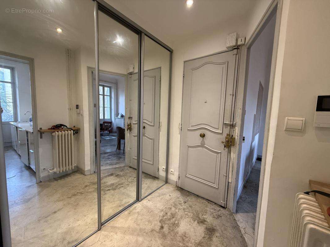 Appartement à MARSEILLE-8E