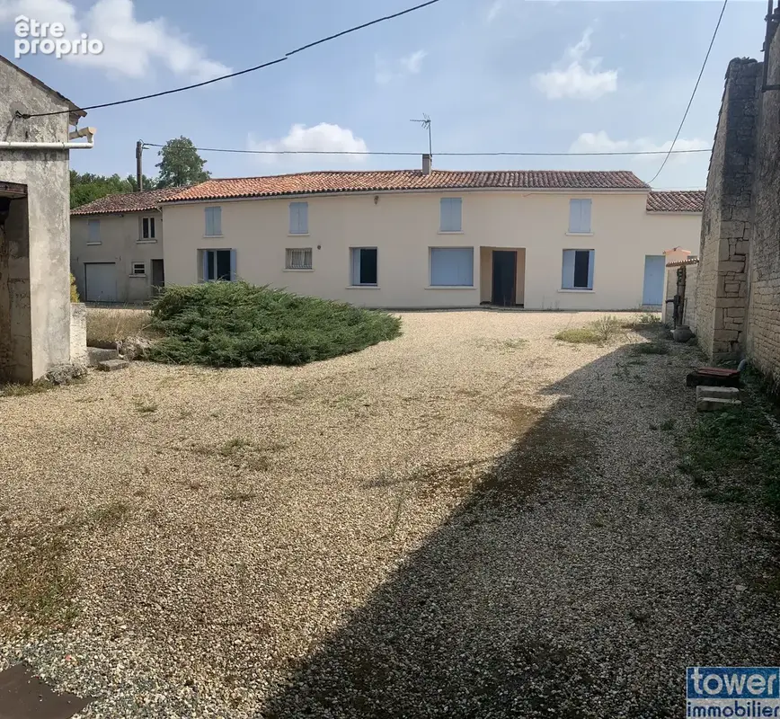Maison à FONTAINE-CHALENDRAY