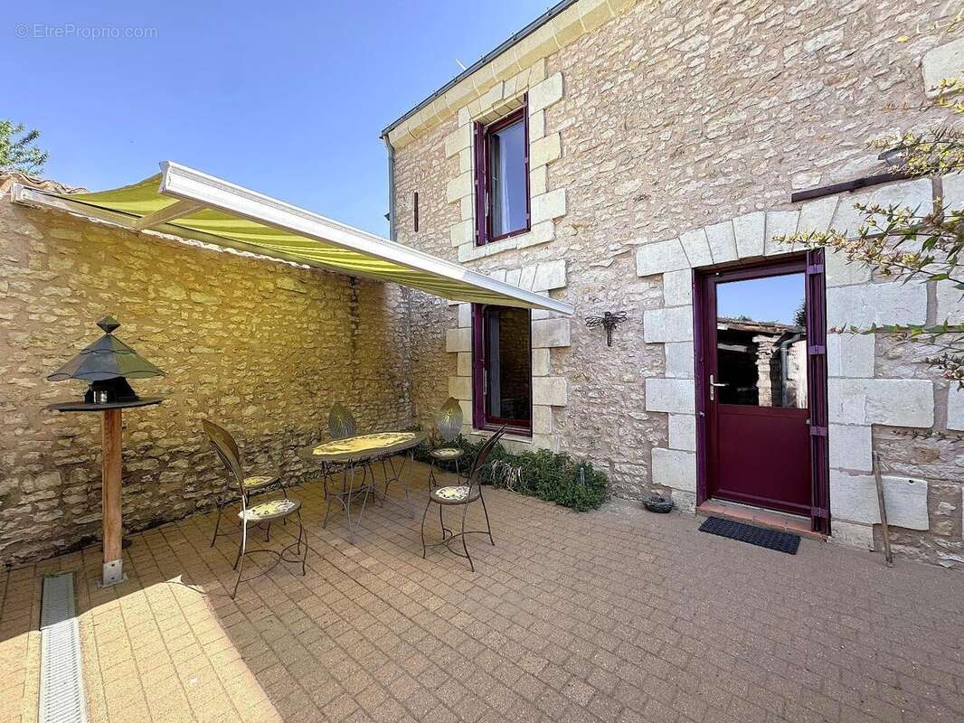 Maison 135 m² à Thouars  - photo 3