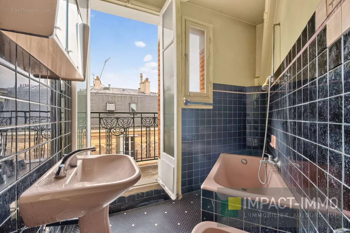 Appartement à COURBEVOIE