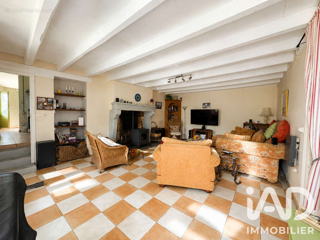 Maison 107 m² à La Jaudonniere  - photo 3