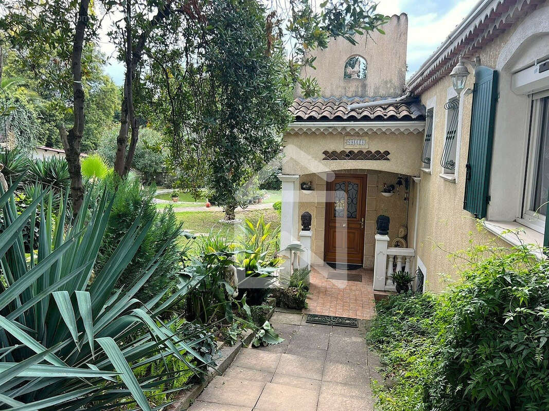 Maison à BOURG-LES-VALENCE