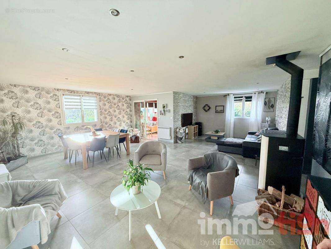 Maison à SAINT-MAULVIS