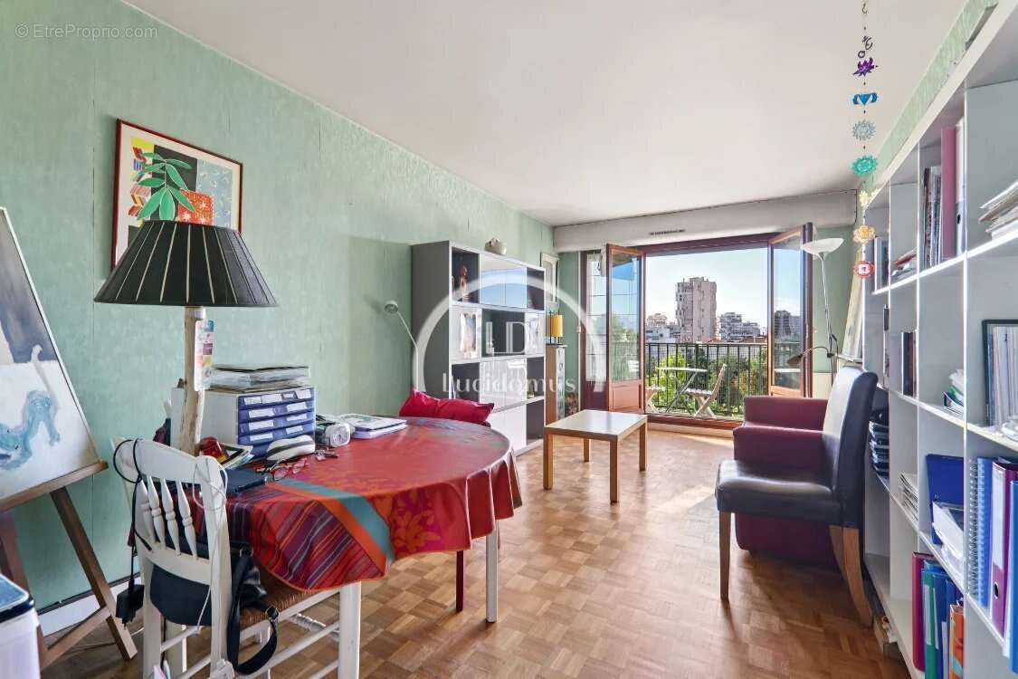 Appartement à PARIS-19E