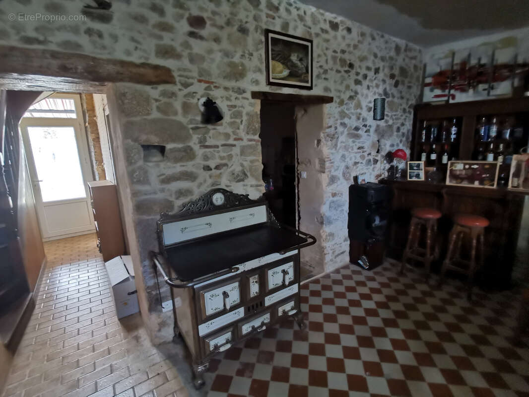 Maison à BAZOGES-EN-PAILLERS