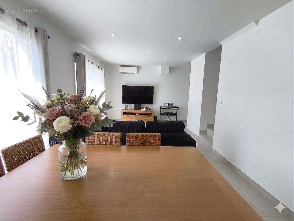 Maison à COMPS